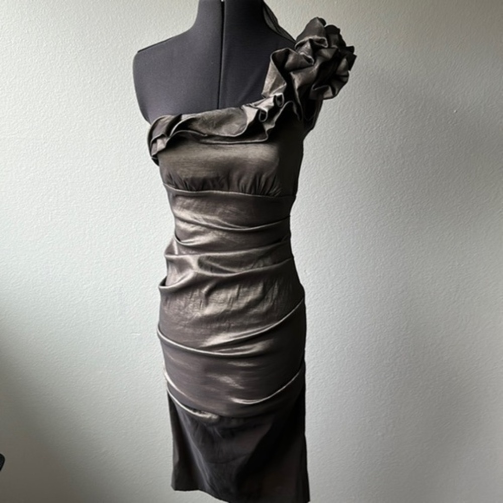 Cache dress, pewter , one shoulder cocktail, special occasion size 6